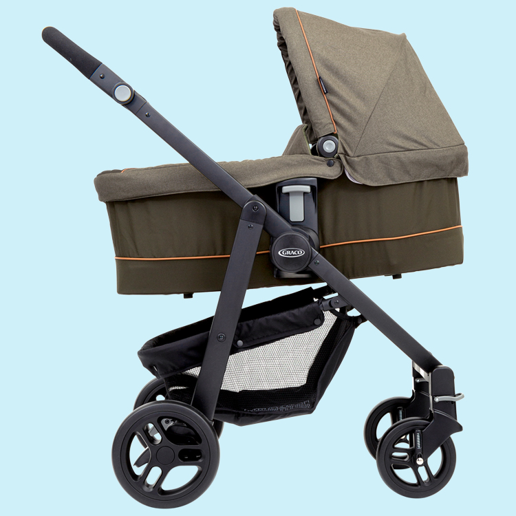 Graco® Evo® carrycot attached to Graco® Evo® XT