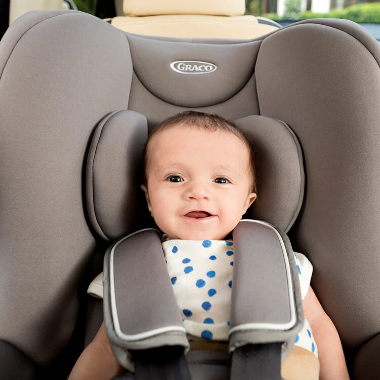 Baby sitting rearward facing in Graco Extend car seat