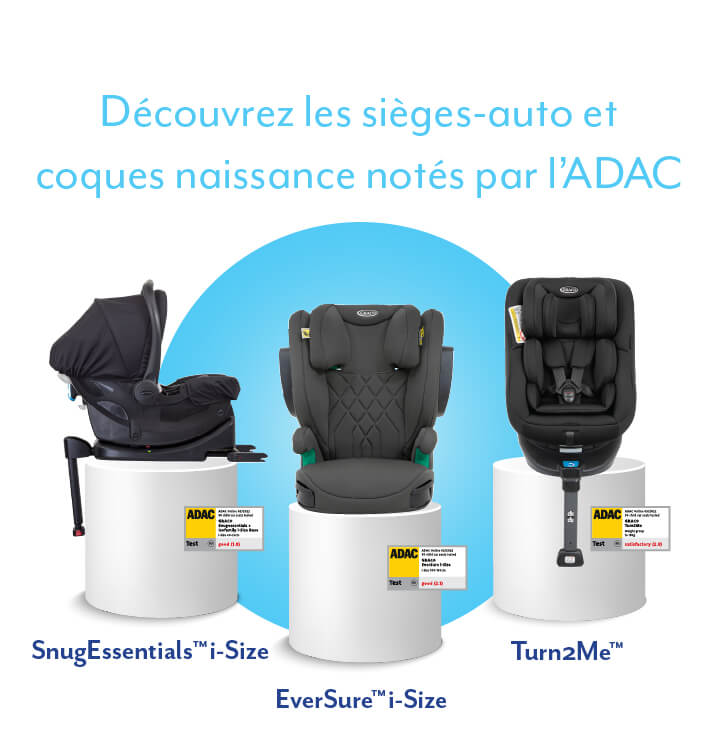 Les sièges-auto et coques naissance SnugEssentials™ i-Size, EverSure™ i-Size et Turn2Me™ de Graco® installés sur des socles blancs